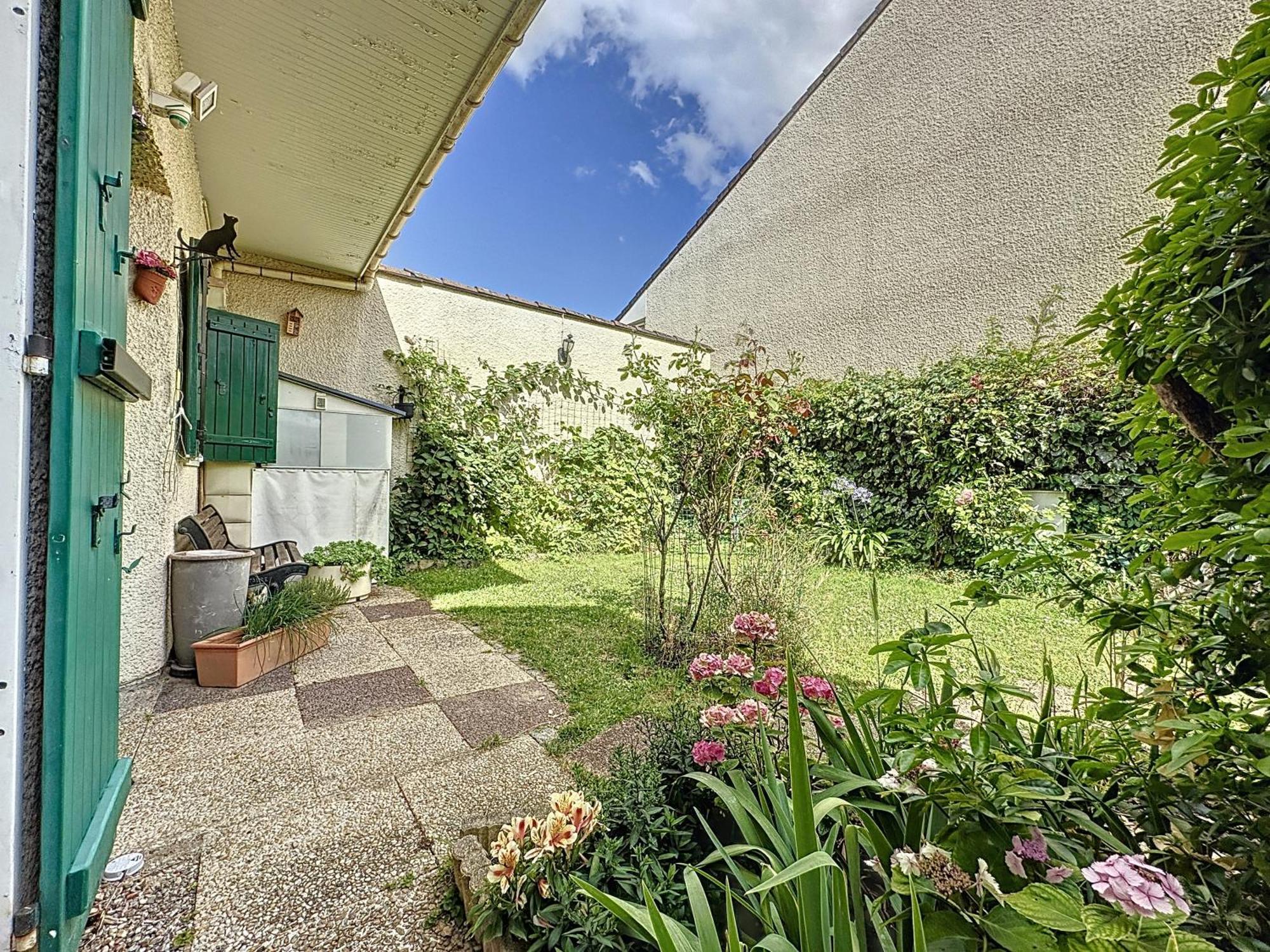 Maison 73m2 Avec Jardin St-denis Holiday home